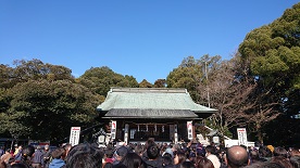 初詣は青空見事な宇都宮二荒山神社