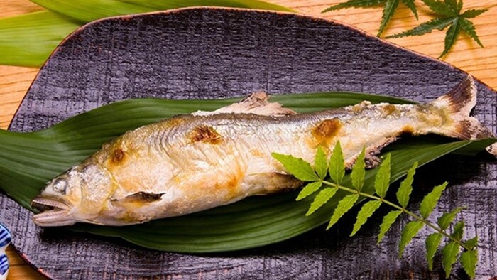 魅せます!とちブラ 「喜連川水産株式会社 炭火焼き鮎10匹セット(冷蔵)」を3名様にプレゼント!
